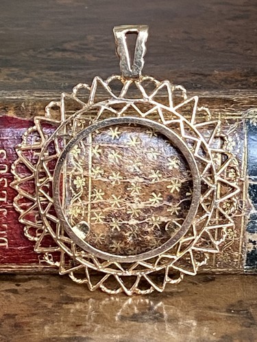 9ct gold full sovereign - full,