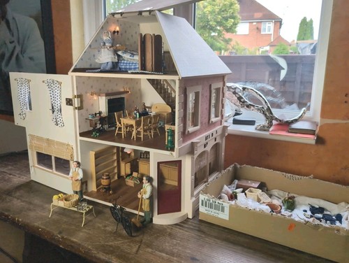 Dolls house corner - corner, shop