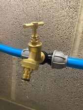 Mdpe tee with brass bib tap