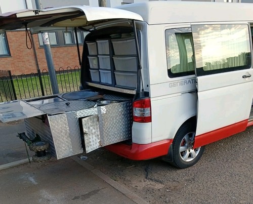 Asian food van - food, ready
