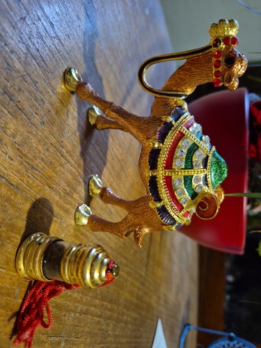 Camel trinket figure - camel,