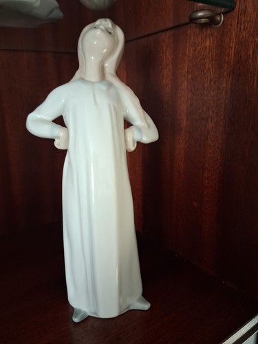Lladro nao porcelain figure - lladro's,
