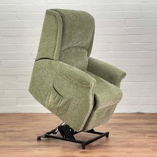 Celebrity Riser Recliner Chair