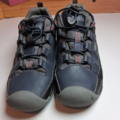 Keen targhee sneakers size - ii,
