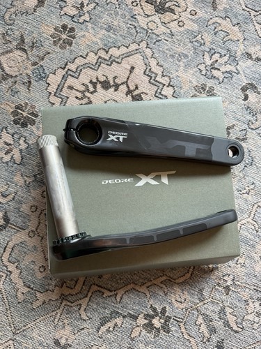 Shimano crankset m8200 - xt,