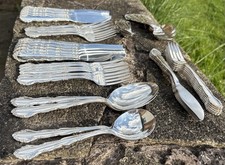 Pieces oneida silversmiths - 52,