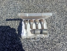 Renault Scenic Wheel Locking Nuts Bolts Set 2009