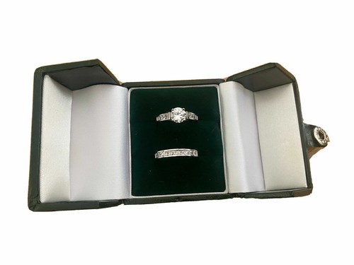 White gold finish - , round