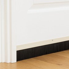 Angled brush strip draught - angled,