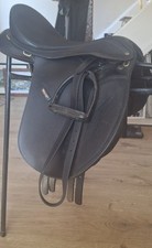 18” Wintec Wide Cob Saddle (takes Purple Gullets) 3XW Black Synthetic