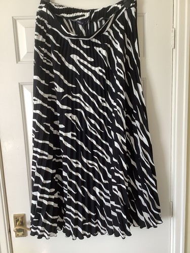 Ladies size black - 16,