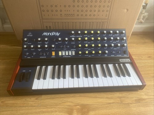 Behringer monopoly synthesizer - monopoly,