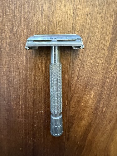 Vintage gillette razor made - gillette, in