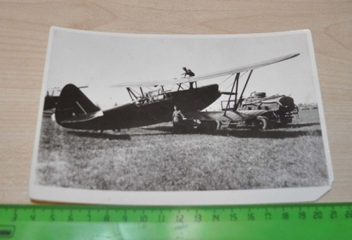 Refueling the 5 aircraft - refueling,