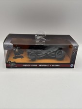 DC Justice League Batmobile & Batman Figure Jada 1:32 Scale JAD31706 New & Boxed