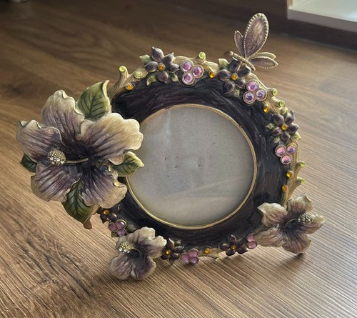 Vintage style jeweled picture - style,