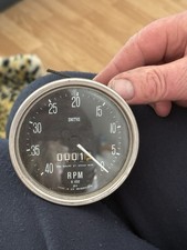 Smiths Tachometer Read
