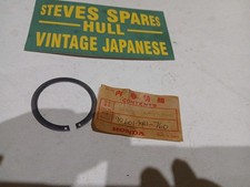 HONDA NS125F R/H SIDE CRANKSHAFT  BEARING RETAINING CIRCLIP. ,90601-KR1-760,nos.