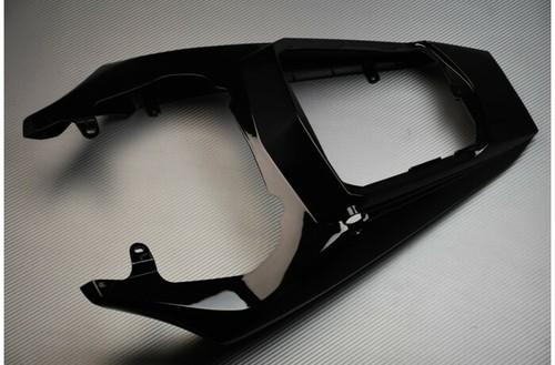 Upper part black rear tail - upper,