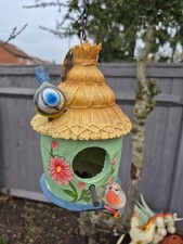 Resin Hut Birdhouse With Robin
