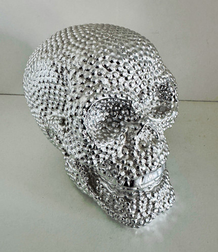 Silver skull resin ornament - silver,