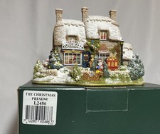Lilliput Lane The Christmas Present Toy Shop Special Edition 2002 Box & Deeds