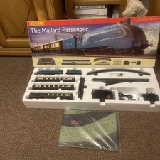 Hornby The Mallard Passenger Train Set