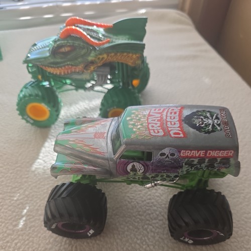 Hot wheels monster jam - 2x,