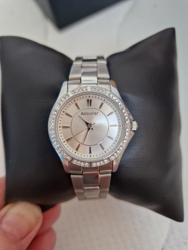 Bnwt accurist quartz analogue - accurist,