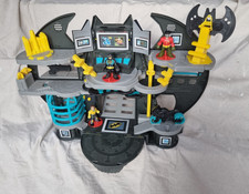 Imaginext Batcave set DC superfriends, Batman and Robin. 3 figures, bike, wings
