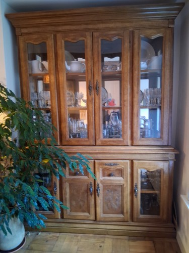Colonial buffet hutch display - colonial,