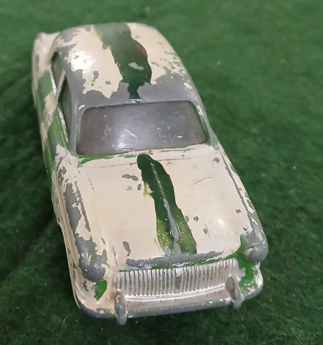 Corgi toys 200 ford - 200, consul
