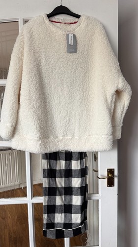 Bnwt ivory fluffy - bnwt, borg