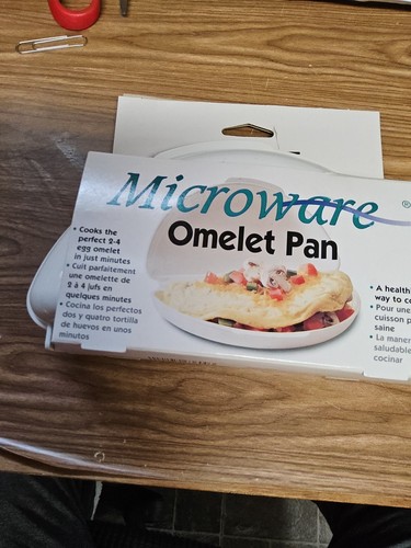 Mircowave omlet pan by - omlet,
