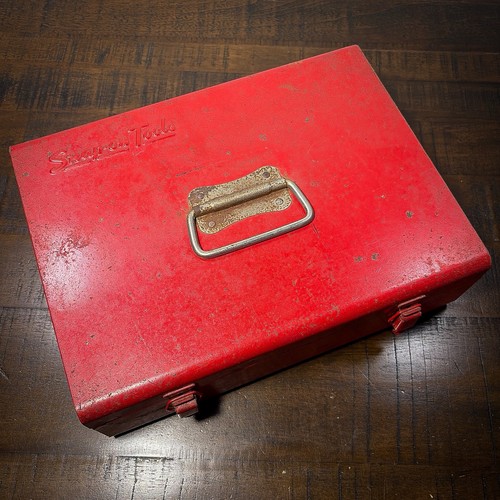 Vintage red snap usa - red,