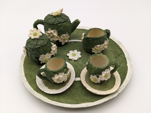 Green and white floral - green,