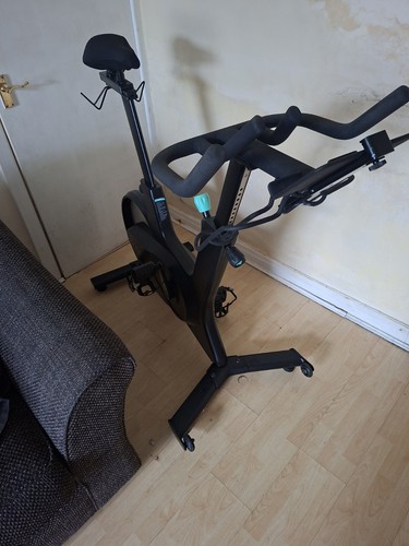Apex rides smart spin bike - apex,
