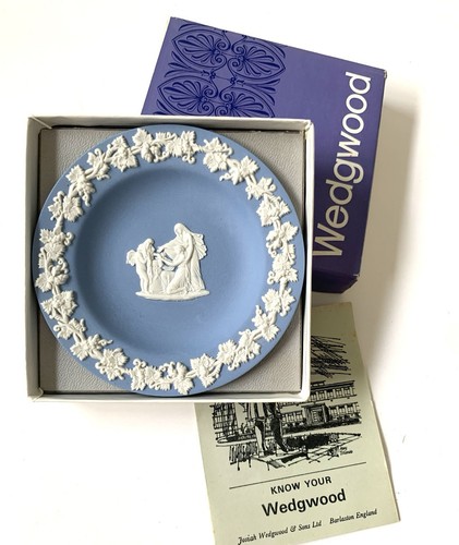 Wedgwood jasperware pale - wedgwood,