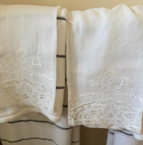 Set pair vtg white - 2,