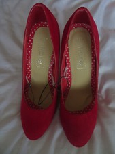 BNWT Red Faux Suede Fiore 4"