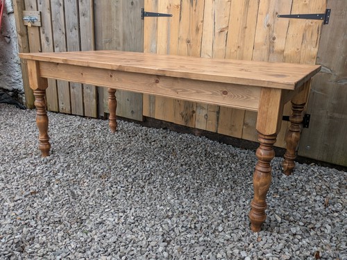 Rustic pine plank farmhouse - pine,