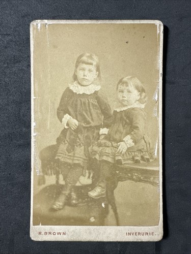 Cdv sweet girls same dresses - cdv,