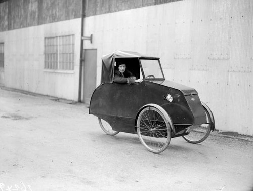 Three wheeler pedelux cycle - a, three-wheeler