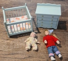 VINTAGE DOLLS HOUSE NURSERY