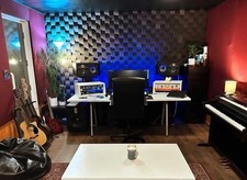 Curve profile Acoustic Foam Bricks, 200mm(L) x 100mm x 75mm deep (used) £5 psq m