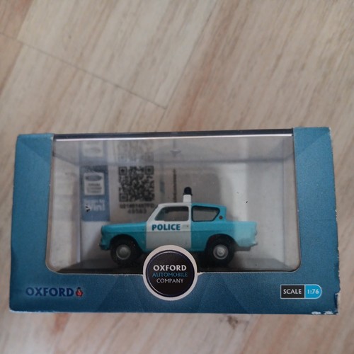 Ford anglia panda heartbeat - panda,