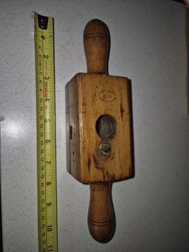 Vintage wooden screw - box, 7/8"