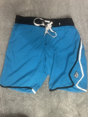Size volcom scallop mod - 36,