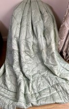 STUNNING QUILTED LAURA ASHLEY RUCHED GREEN FAUX SILK BEDSPREAD WITH PEARLS