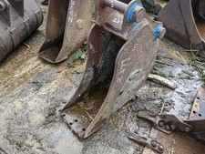 250mm Excavator Trenching